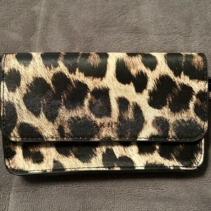 NWOT DKNY belt bag in leopard, size large